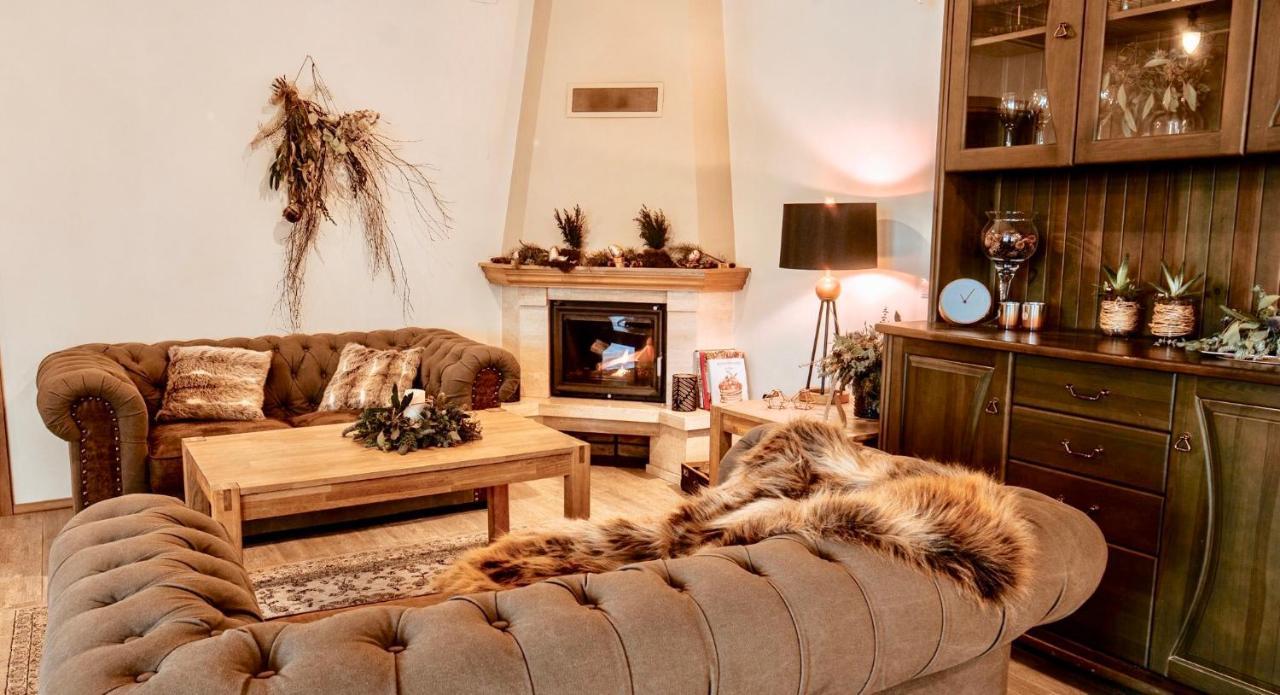 Guest House In Dobele City Center- Pilsetas Maja Luaran gambar